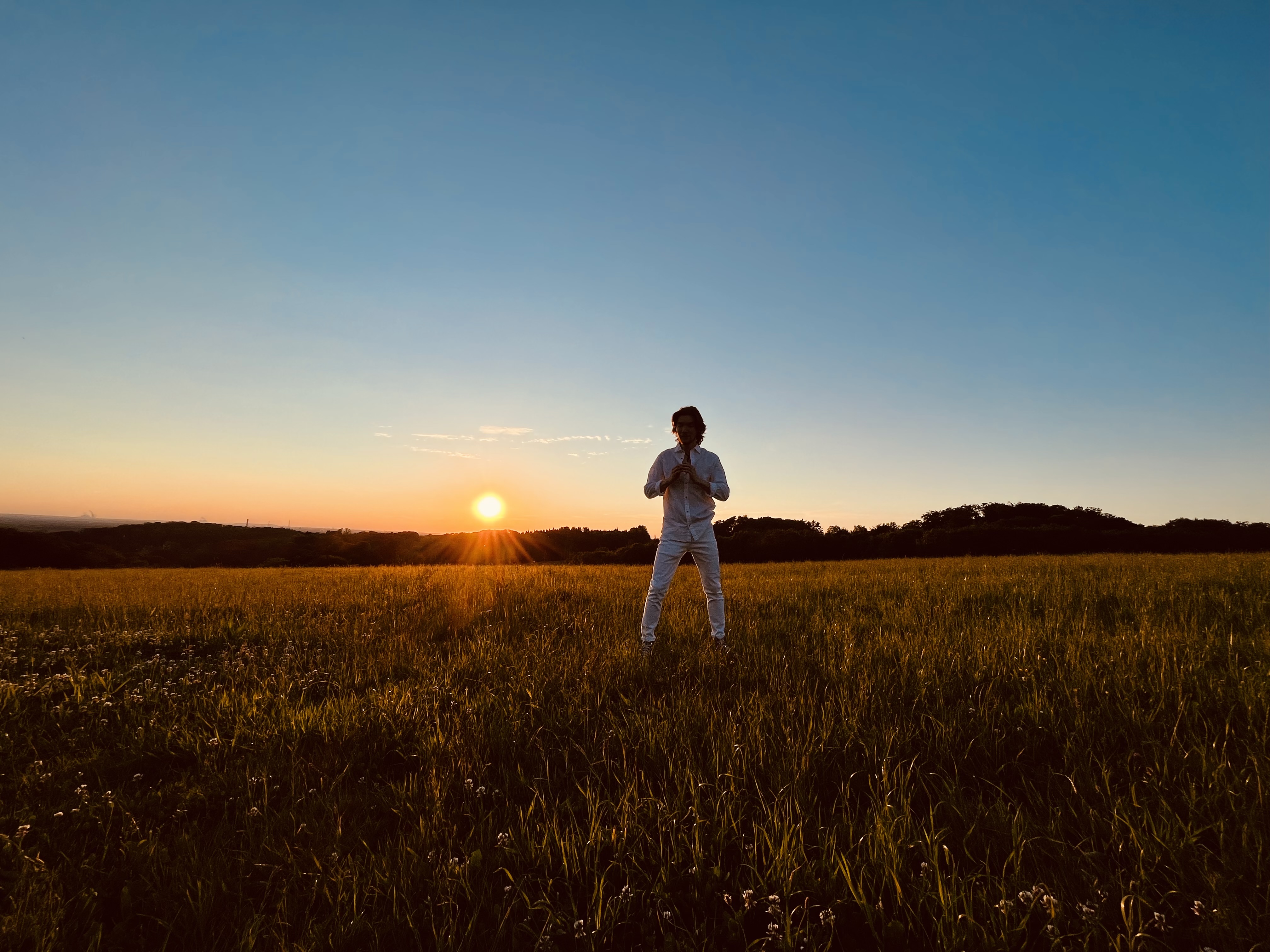 Hintergrund MAYZ KURO